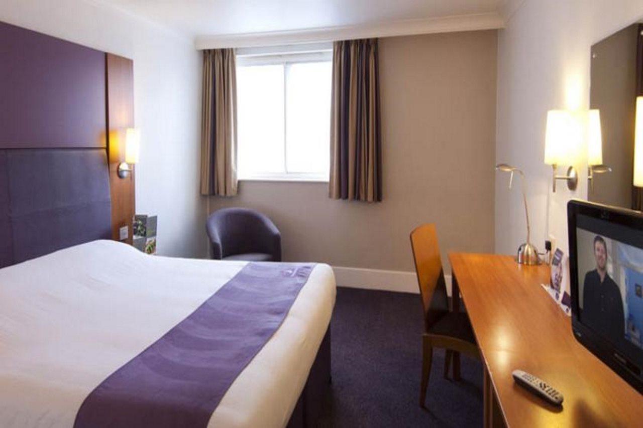 Premier Inn York North West Экстерьер фото